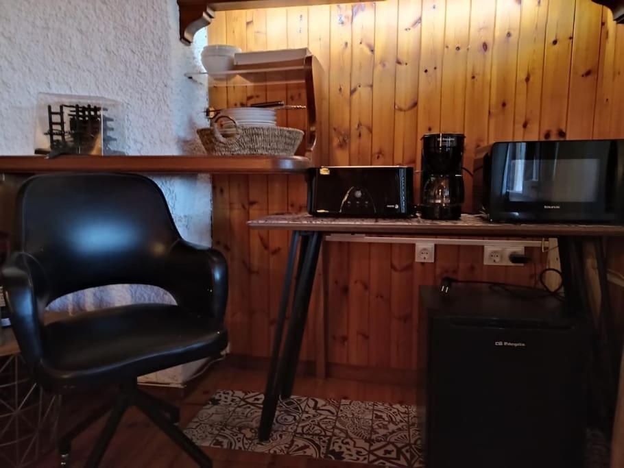 Casa Acogedora Con Barbacoa Miravet Exterior foto